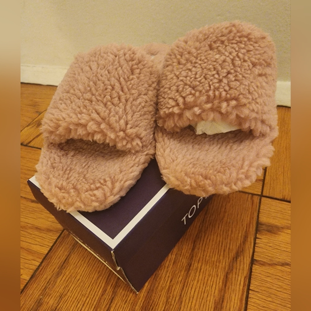 Furry Slippers - Picture 5 of 7